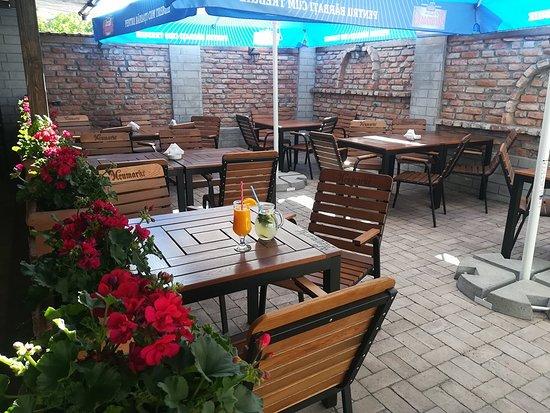 La Cooperativa Pizza & Restaurant