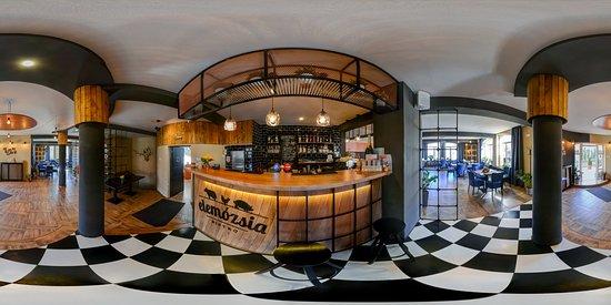 Elemozsia Bistro & Pension