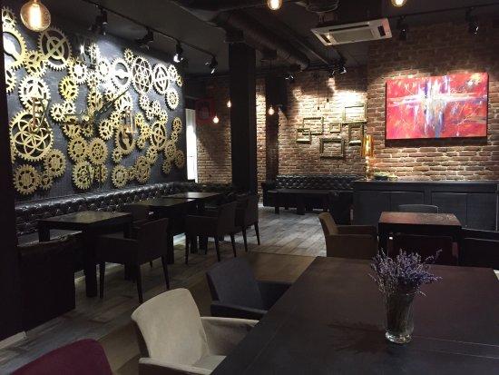 Zambara Bistro & Lounge