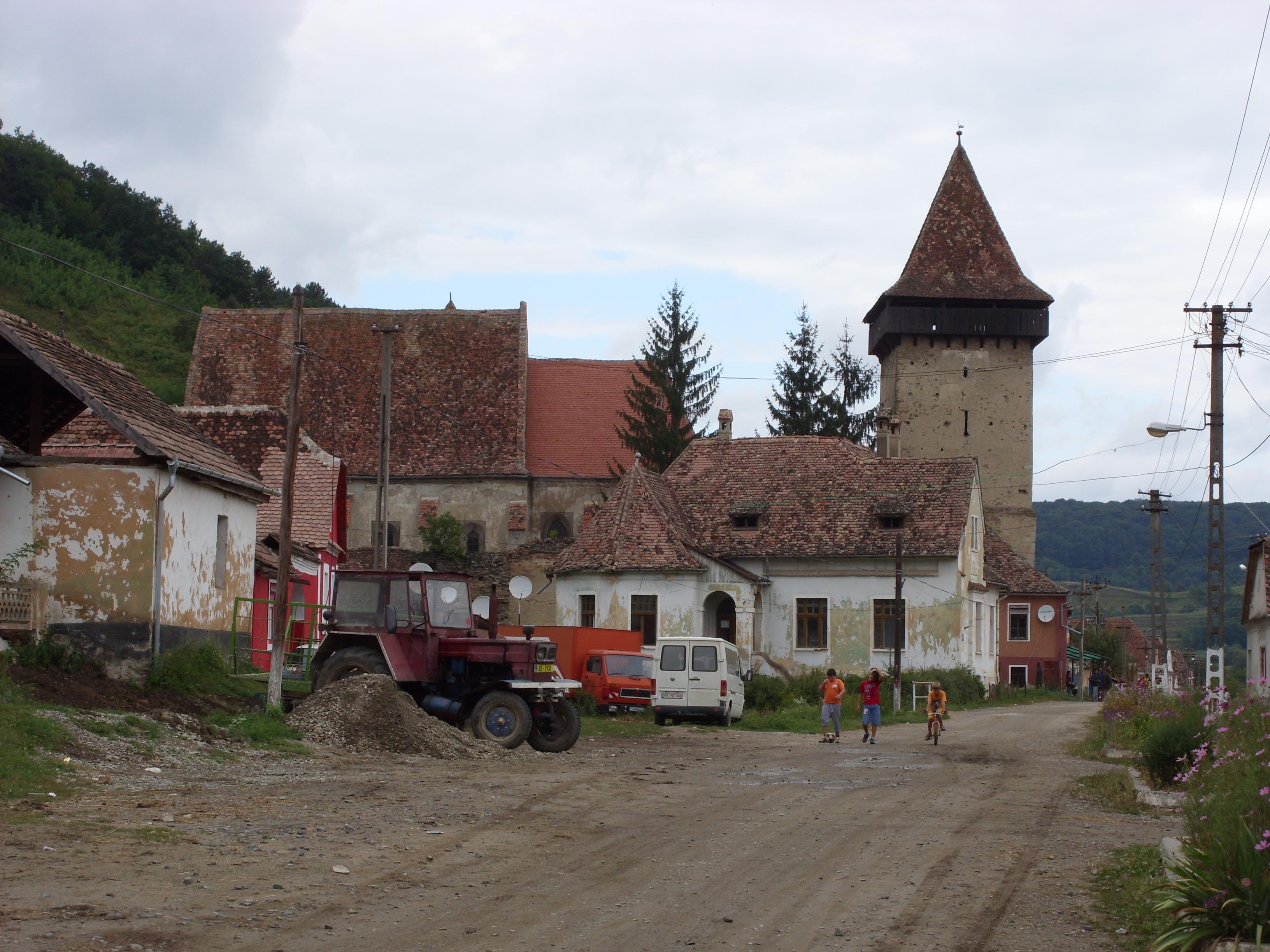 Biserica fortificată din Valchid