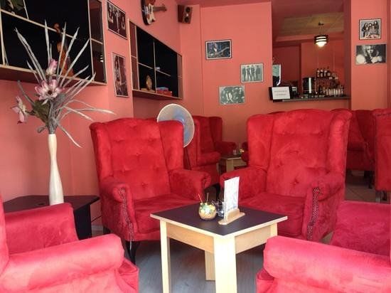 Cafe Lazy Louis